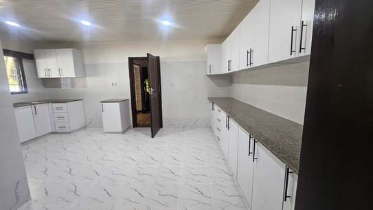 5 Bed House with En Suite in Runda image 13