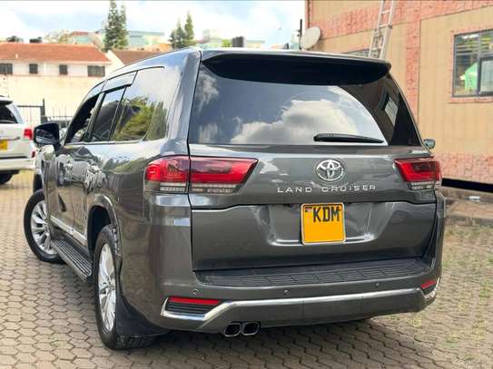 Toyota Land Cruiser ZX 2015 SUV Dark Grey Excellent image 8