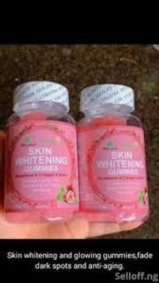 Daynee skin whitening gummies image 1