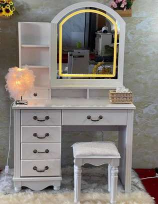 Dressing Table: Led Light Vanity Table, Sleek Makeup Station image 3