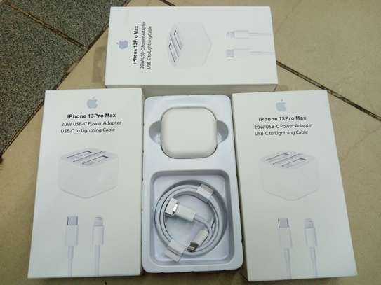 Apple 20W USB-C Power Adapter best price in Kenya (iphone 13 image 1