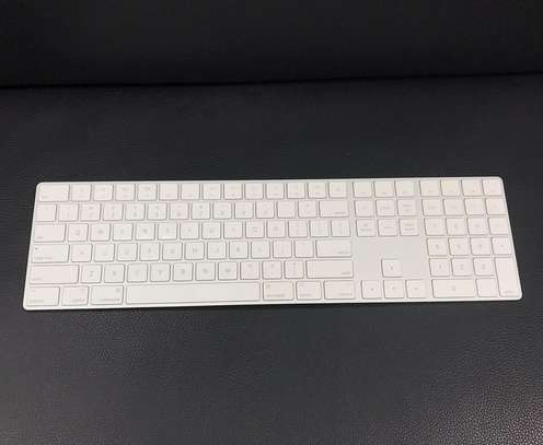 Apple Magic Keyboard 2 Wireless Rechargeable- Silver image 3