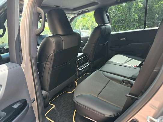 Toyota Land cruiser V8 AX 2023 image 7