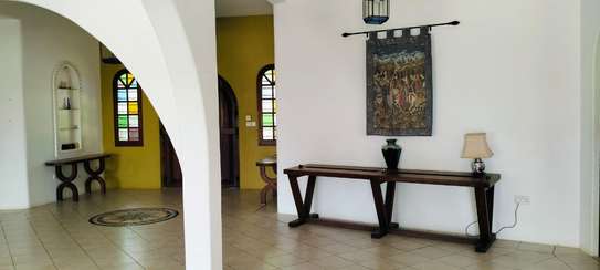 4 Bed Villa with En Suite in Watamu image 1