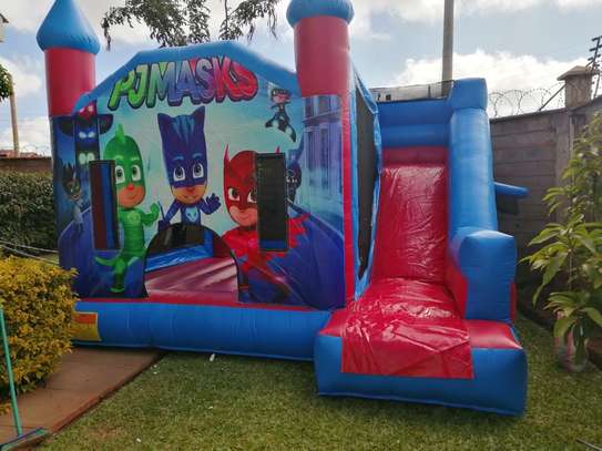 bouncing castles for hire image 1