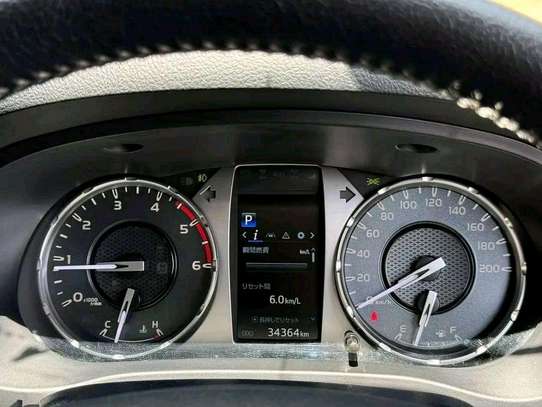 Toyota Hilux Double cabin Auto Diesel 2021 image 7