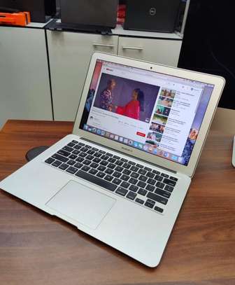 Macbook Air 13 Core i5 2015 image 1