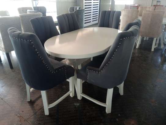 Dining table 6 seater image 3