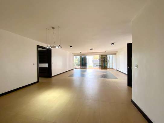 3 Bed Apartment with En Suite in Riverside image 11