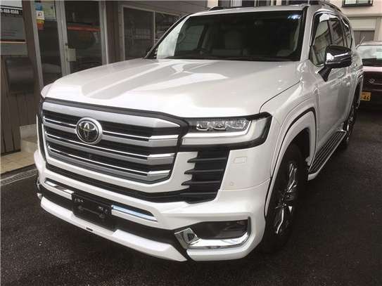 2022 TOYOTA LAND CRUISER ZX image 11