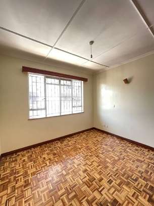 1 Bed Apartment with En Suite in Kilimani image 14