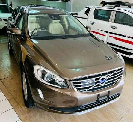 Volvo XC60 brown image 4