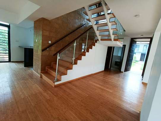 4 Bed House with En Suite in Garden Estate image 4