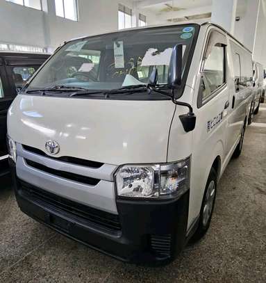 Toyota Hiace manual image 6