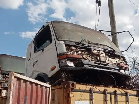 Mitsubishi cabin image 2