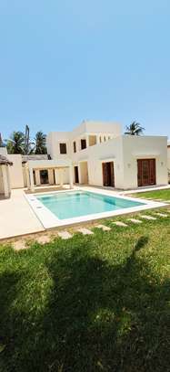 3 Bed Villa in Watamu image 18