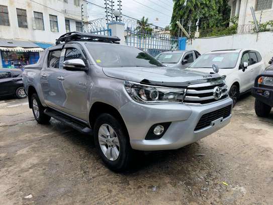Toyota hilux double cabin G 2017 4wd image 2