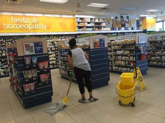 Supermarkets cleaning service image 1
