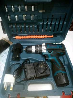 Bosch cordless drill 12v with two batteries image 3