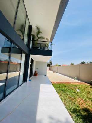 5 Bed Villa with En Suite at Jacaranda image 14