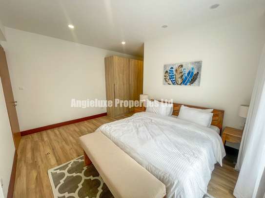 Serviced 2 Bed Apartment with En Suite at City Park Drive image 3
