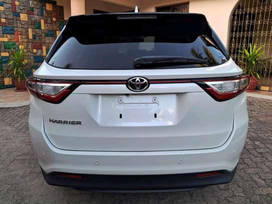 Toyota harrier premium package image 13
