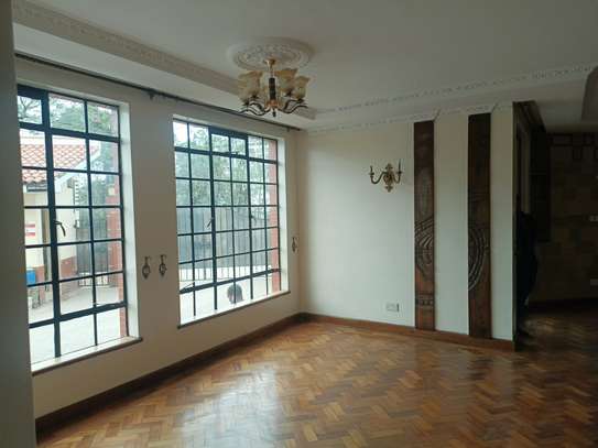 3 Bed Apartment with En Suite in State House image 9