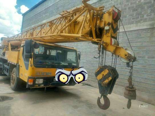 25 tonnes Crane on sale image 7