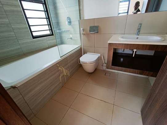 4 Bed House with En Suite in Garden Estate image 12
