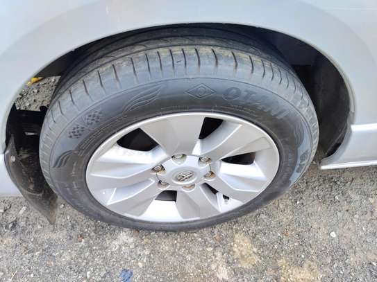 Toyota Hiace 9l manual diesel silver 2018 image 4