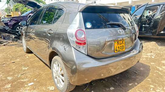 Toyota Aqua KCR image 6