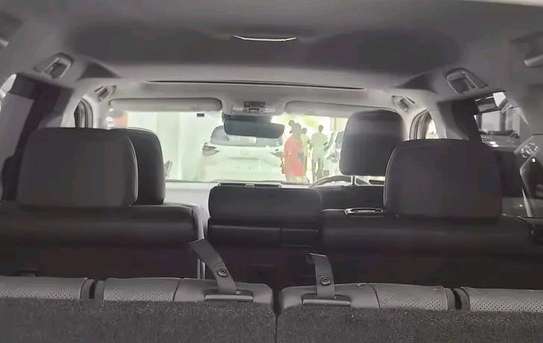 Toyota land Cruiser Prado TZ-G Black 4wd 2018 image 8