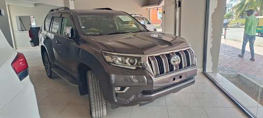 Toyota land Cruiser Prado TZ-G Grey 2018 image 15