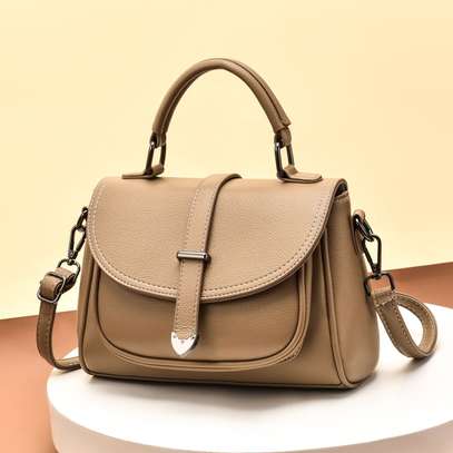fashionable handbag image 1