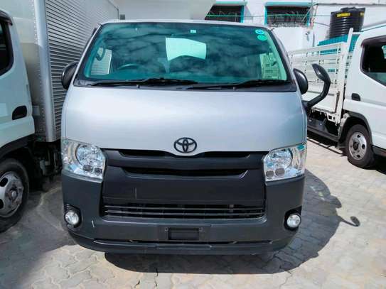 TOYOTA HIACE AUTO DIESEL 2WD.. image 1