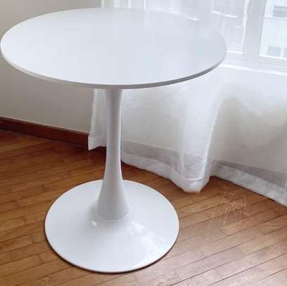 Home Table; Classic Round Family Dining Table image 3