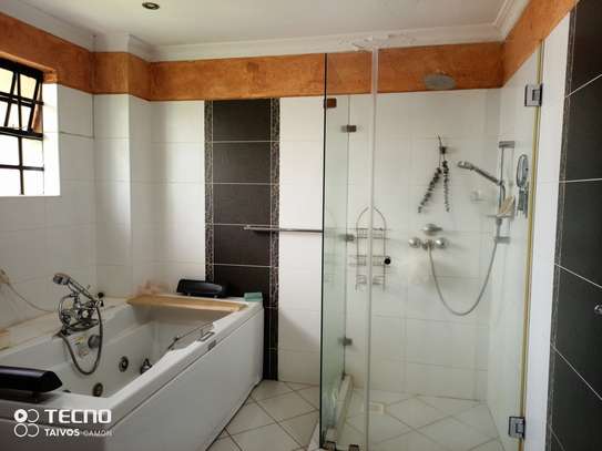 4 Bed House with En Suite at Off Panafric Insurance Avenue image 4