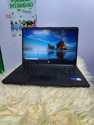 HP Laptop 240 G8 Model: 14s-dq2xxx Core i7 -1165G7 11th Gen image 7