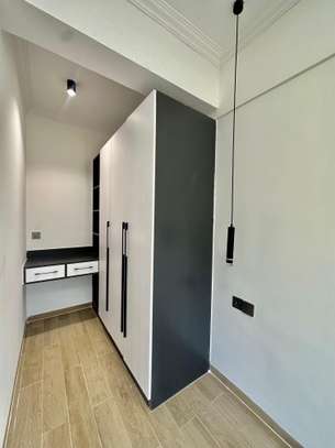 1 Bed Apartment with En Suite in Westlands Area image 10