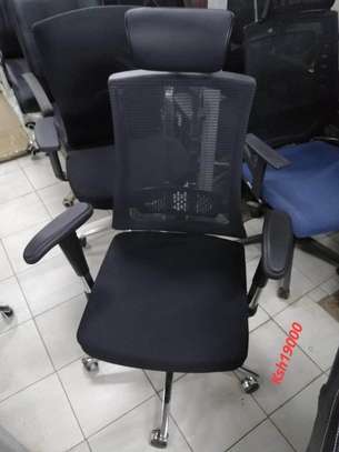 Executive high back office chair image 6