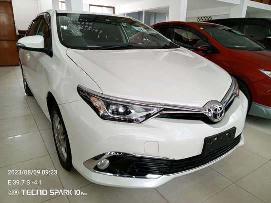 Toyota auris 2016 model image 2