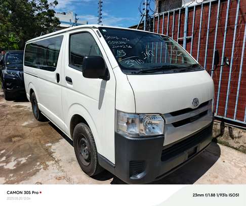 Toyota Hiace 7l image 3