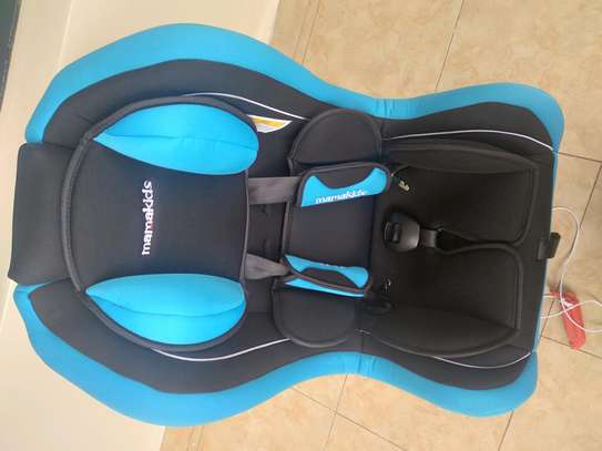 Baby car seat image 1