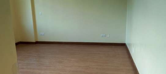 Serviced 3 Bed Apartment with En Suite in Kileleshwa image 8