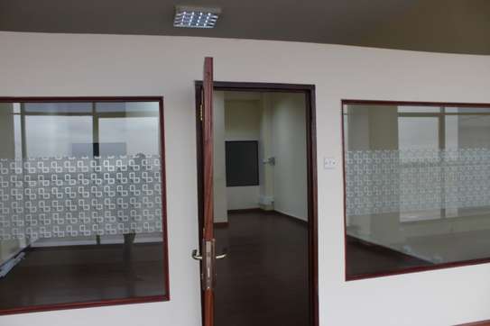 1000sqft Office Space to Rent image 1