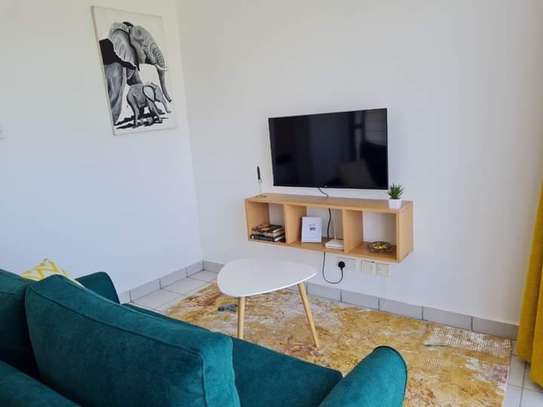 Serviced Studio Apartment with En Suite at Racecourse image 1