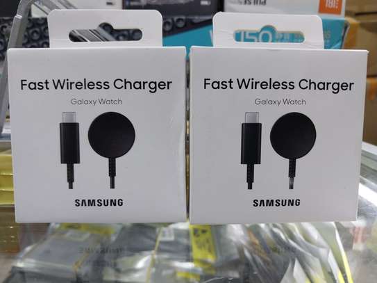 Galaxy Watch Fast Wireless Charger (USB-C) image 2