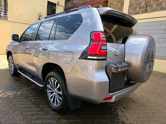 2023 Toyota land cruiser Prado VXL image 12