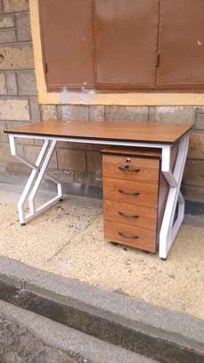 Modern office desk image 4