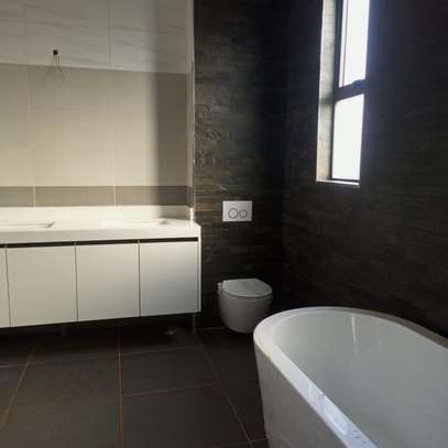 4 Bed Villa with En Suite at Green View Villas image 4